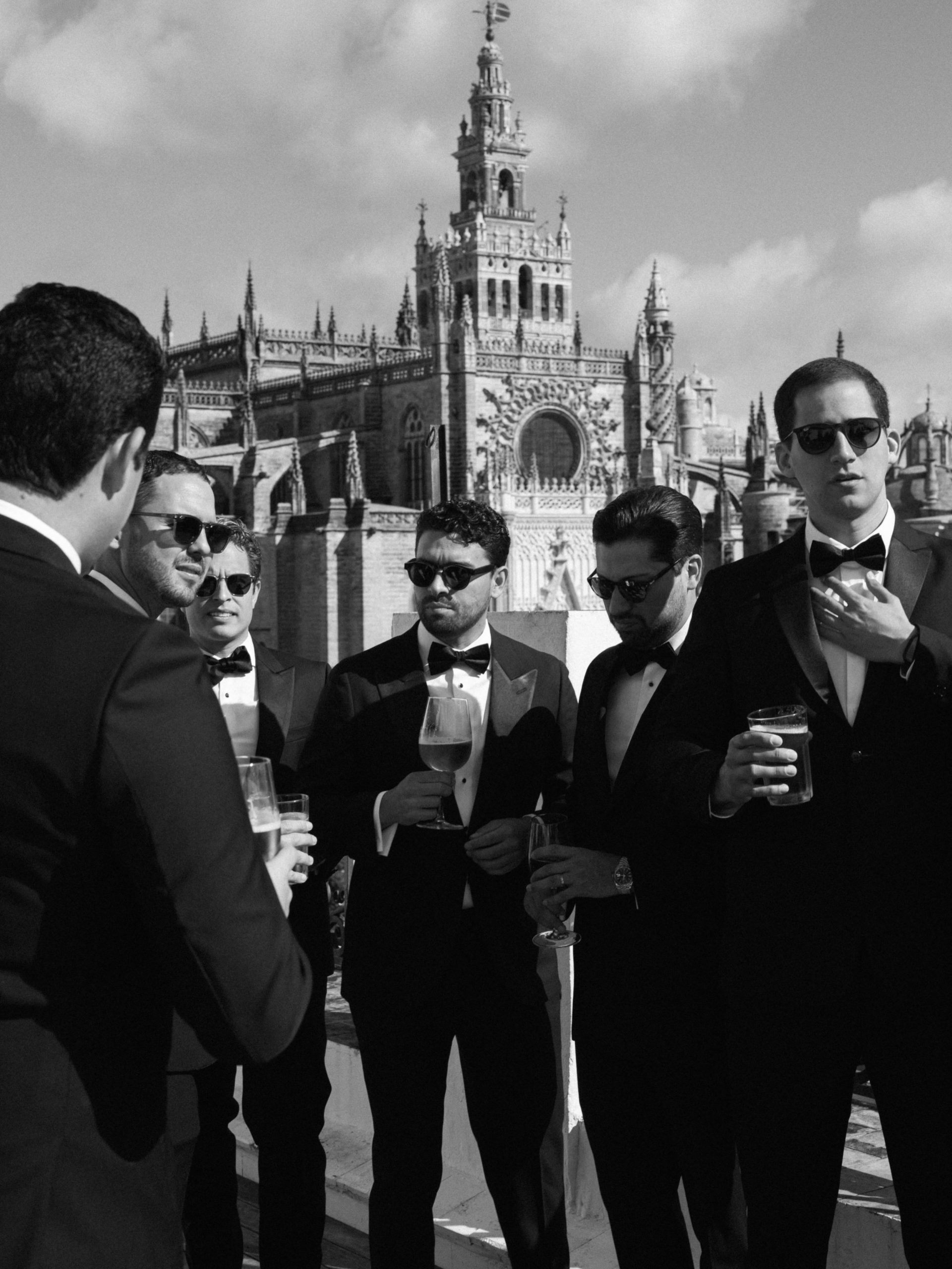 Make it fancy 😎 Wedding Planner, Diseño y Decoración @cuccarosse Novio @kurtsito Fotografía @ernestovillalba Vídeo @adriantoscanofilmstories Traje novio @suitsupply #weddingplannersevilla #weddingsevilla #bodassevilla #groomsuit #novios2026
