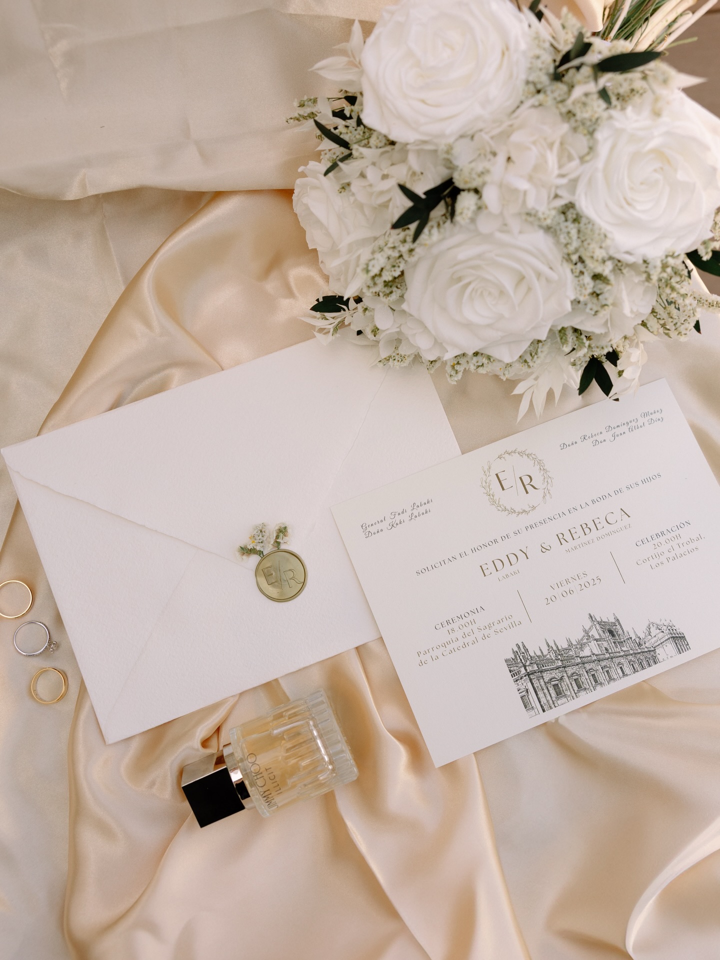 Pedacitos que forman parte de una misma historia 🤍 Wedding Planner, Diseño y Decoración @cuccarosse Novia @rebeca.mardom Fotografía @cristinavizcainofotografia Vídeo @vaiprods Vestido novia @franc_sarabia Maquillaje @elmaletindeguada Peluquería @adameestilistas Ramo @floresverdepistacho #weddingplannersevilla #weddingsevilla #bodassevilla #ramonovia #weddingbouquet