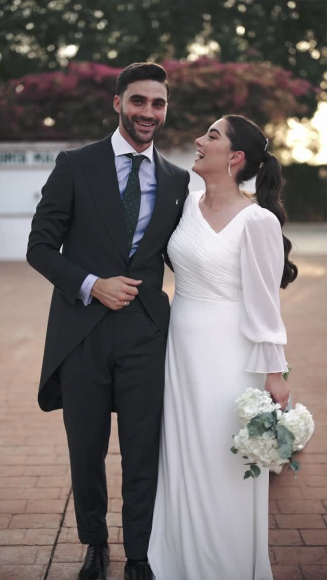 Isa 🤍 David ¡Nada más conocerlos supimos que serían de esas parejas que amaríamos! Y ser parte de su boda fue todo un honor. 😊 Tanto su amor como su humor es contagioso y estamos seguras de que nadie dejó de sonreír en toda la noche al verlos. Gracias por permitir acompañaros en esta boda tan elegante, bonita y única. 🫶🏻✨ Wedding Planner, Diseño y Decoración @cuccarosse Pareja @isavillarino26 @davidcarmona2 Fotografía @bea_hidalgo Video @ana_amarillo_weddings Vestido novia @lolamartin_atelier Pendientes @vidaljewelryq Muah @silvifreire Traje novio @dappersworld Venue @malpicaquinta_eventos Música ceremonia y cóctel @eduardowals Catering @guadalquivircatering Decoración floral @floresverdepistacho DJ, sonido y hora loca @togo_mym #cuccarosse #cuccarosseweddingplanner #weddingplanner #organizacionboda #weddingplannerespaña #weddingplannercordoba #weddingcordoba #weddingspain #weddingplannerspain #destinationwedding #destinationweddingcordoba #cordobawedding #cordobaweddingplanner #decoracionboda #weddingvideo #weddingtrailer #trailerboda #videoboda #weddingvideography #bodacivil #bodareligiosa #cordoba #bodascordoba #bodaandalucia #bodasandalucia #weddinginspo #weddinginspiration #weddingideas #weddingday #bodas2025