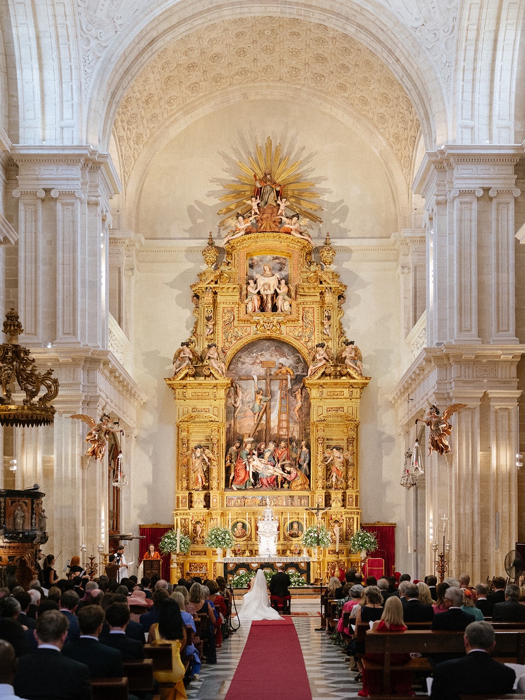 A beautiful beggining, rooted in faith 🤍 Wedding Planner, Diseño y Decoración @cuccarosse Pareja @victoria.sb Sam Fotografía @studiolofit Video @bovedafilms Vestido novia @carolinecastigliano Maquillaje @elmaletindeguada Peluquería @adameestilistas Ramo y prendidos @floresverdepistacho Parroquia del Sagrario Música ceremonia @grupocamarasantacecilia Flores iglesia @floristeriaramitos #cuccarosse #weddingplannersevilla #weddingsevilla #destinationweddingseville #bodassevilla